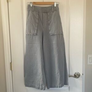 YFB cropped pants like New size S